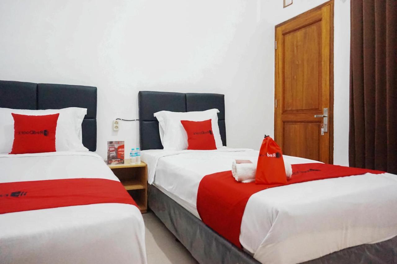 Reddoorz @ Jalan Danau Limboto Hotel Malang Exterior photo